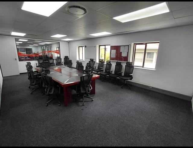 480M² OFFICE TO LET IN VORNA VALLEY
